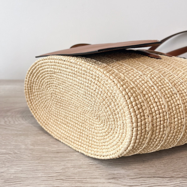 HOT SALE MEDIUM SUPPLE CELIN* CLASSIC PANIER in Raffia and calfskin