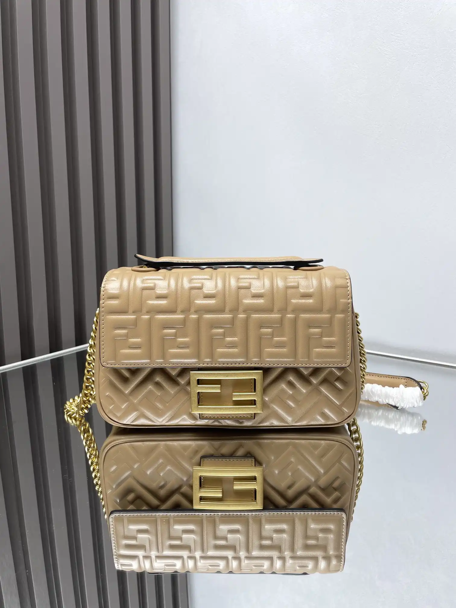 First bag ru FENDI BAGUETTE-24x14x7cm