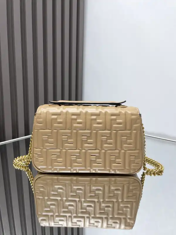 FENDI BAGUETTE-24x14x7cm