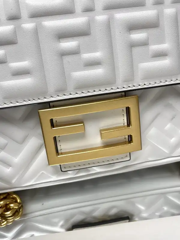 FENDI BAGUETTE 397B98-24x14x7cm