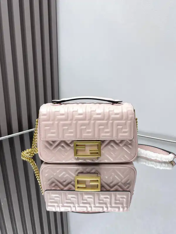 FENDI BAGUETTE 397B98-24x14x7cm