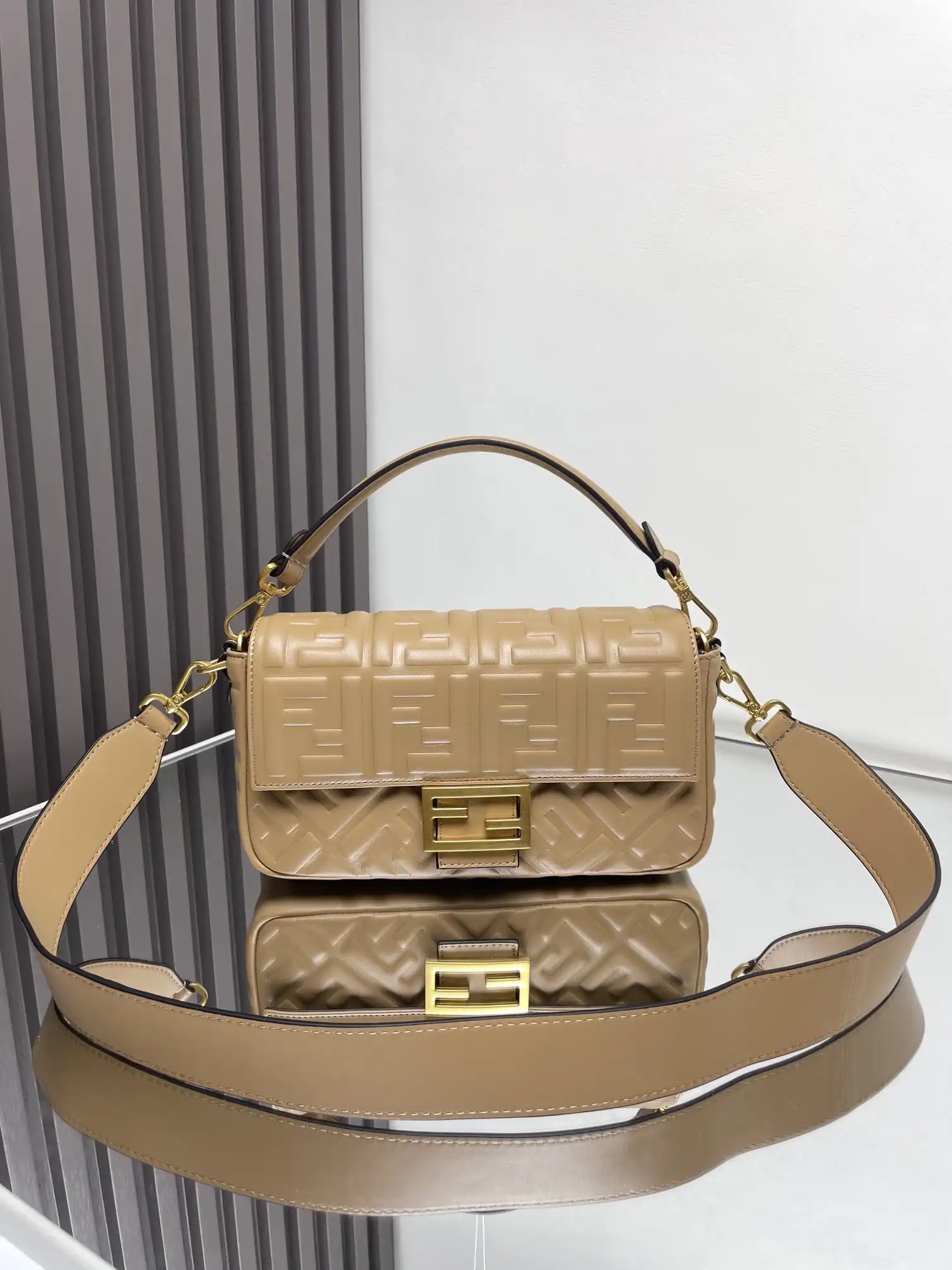 FENDI BAGUETTE-26*13*6CM