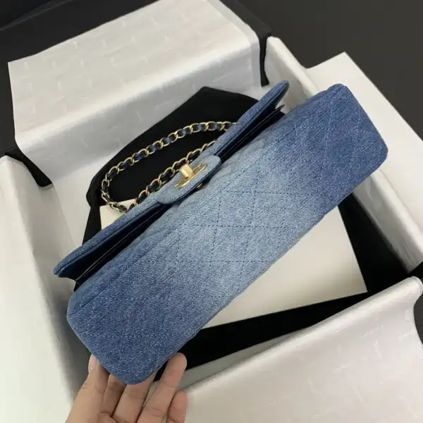 CHANEL FLAP BAG 20CM