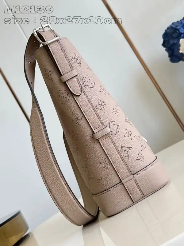 Cheap LOUIS VUITTON Flore-28*27*10CM