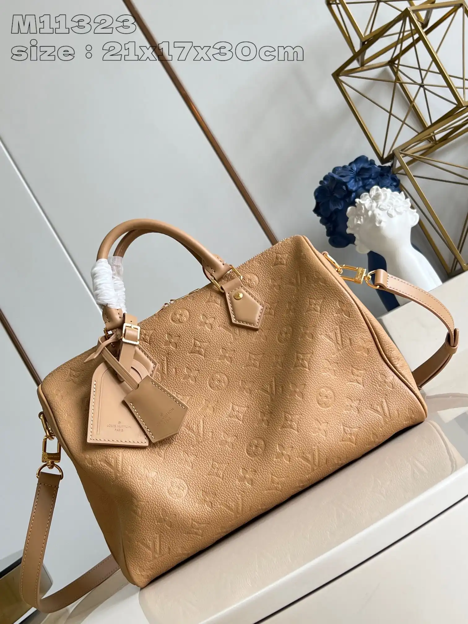 First bag ru Louis Vuitton SPEEDY BANDOULIERE 30