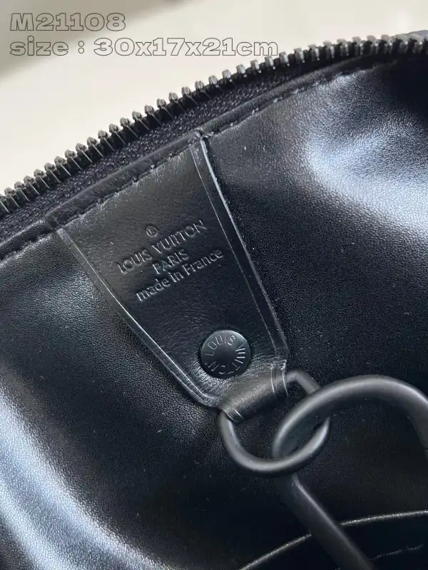 First bag ru Louis Vuitton SPEEDY BANDOULIERE 30