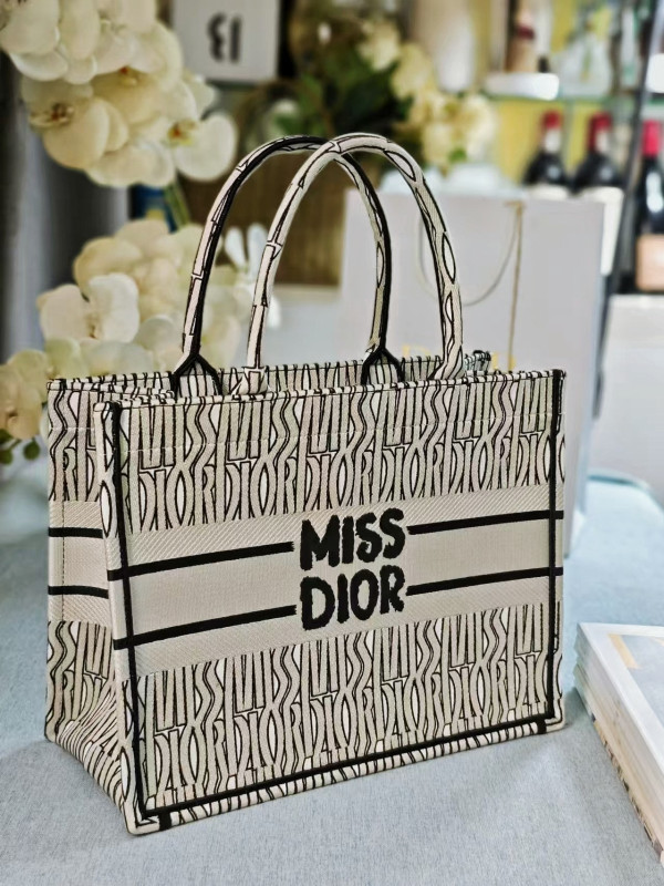 HOT SALE MEDIUM DIRO BOOK TOTE-36.5X27.5X16.5CM