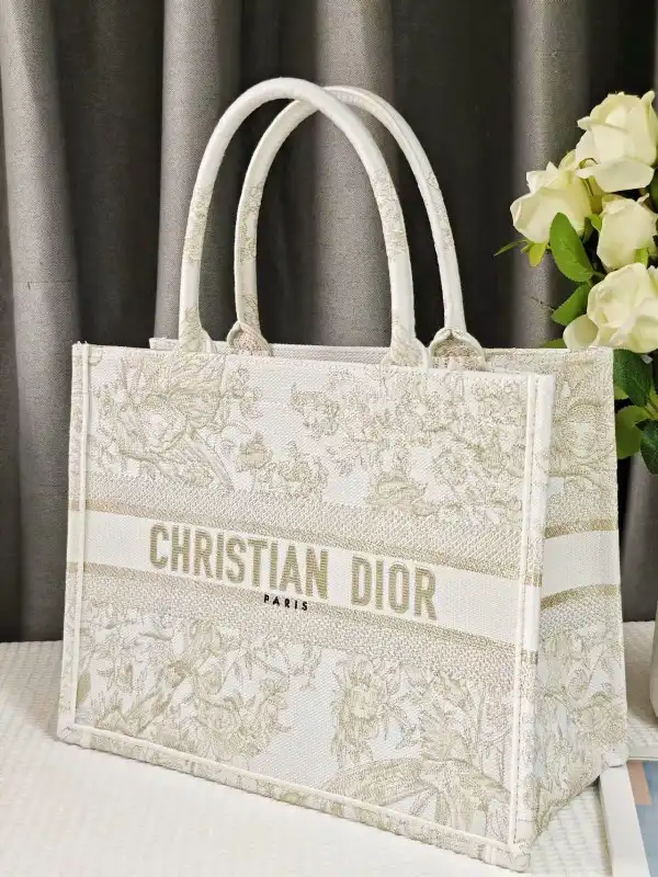 MEDIUM DIRO BOOK TOTE-36.5X27.5X16.5CM