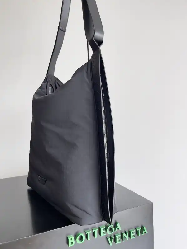 BOTTEGA VENETA Large Crossroad Hobo