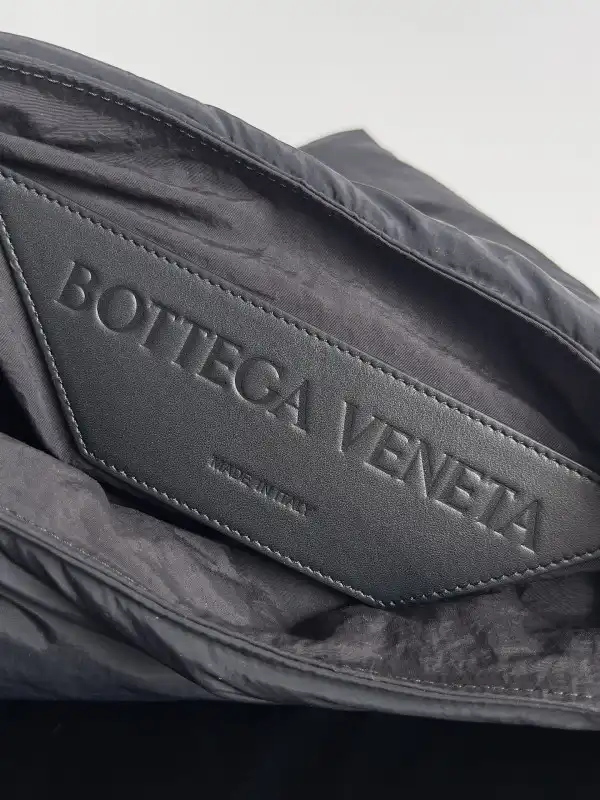 BOTTEGA VENETA Large Crossroad Hobo