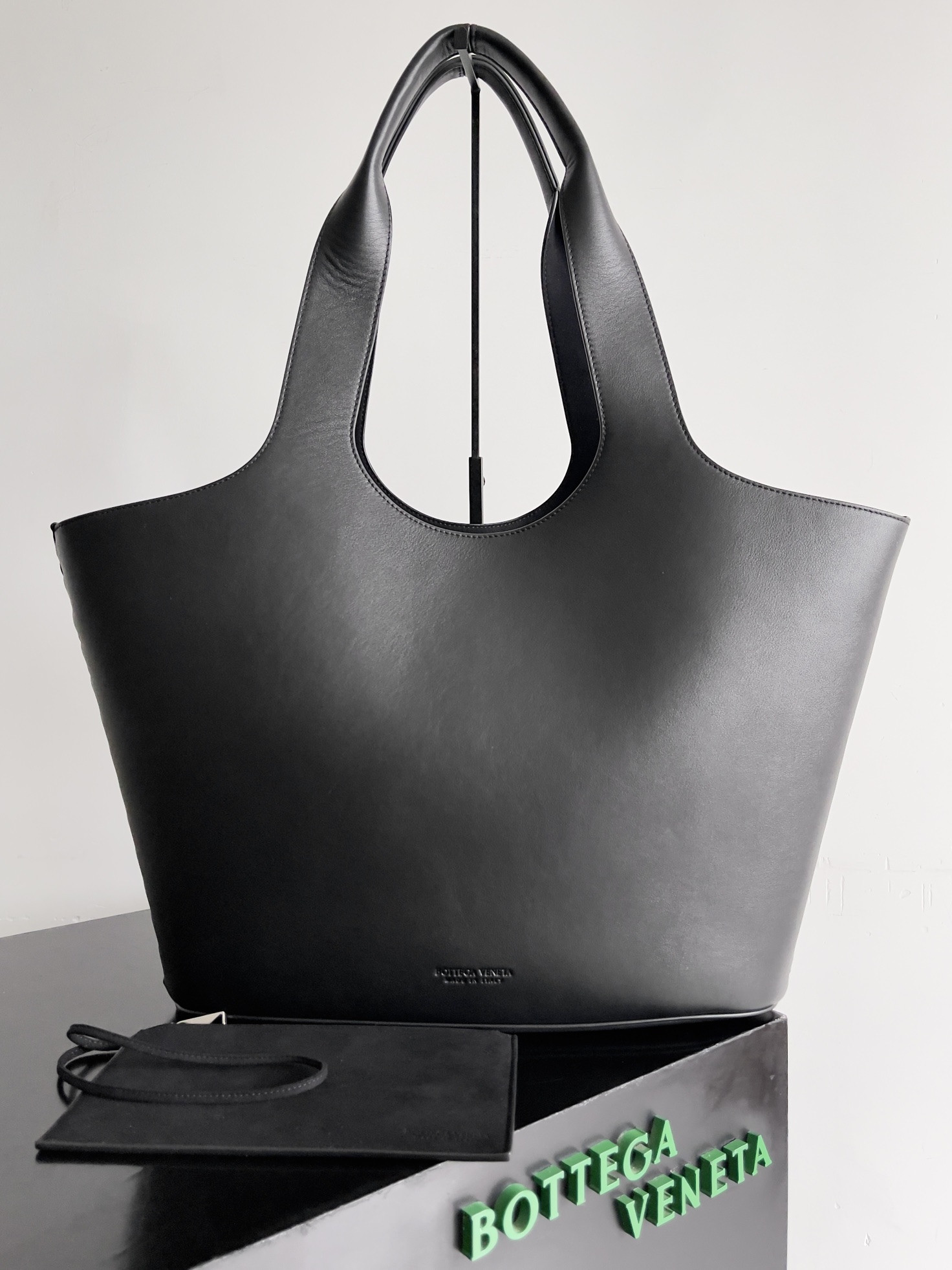 HOT SALE BOTTEGA VENETA Medium Creek Tote