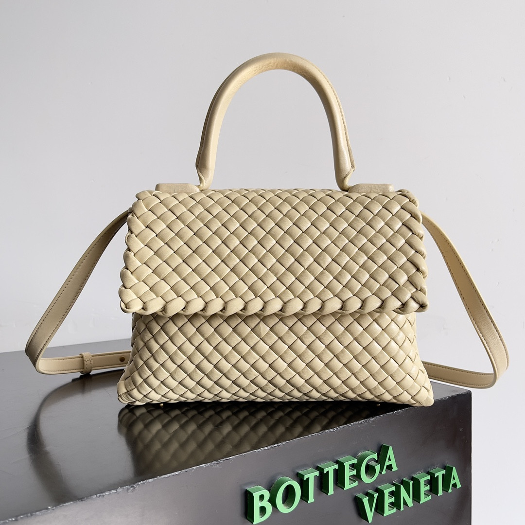 HOT SALE BOTTEGA VENETA Patti Top Handle Bag