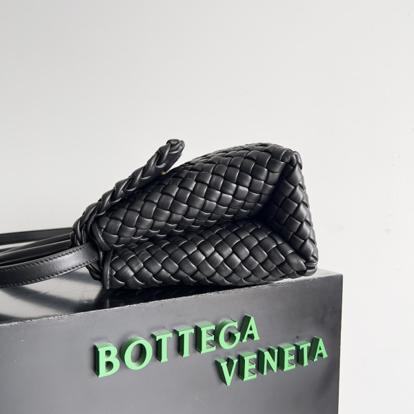 HOT SALE BOTTEGA VENETA Patti Top Handle Bag