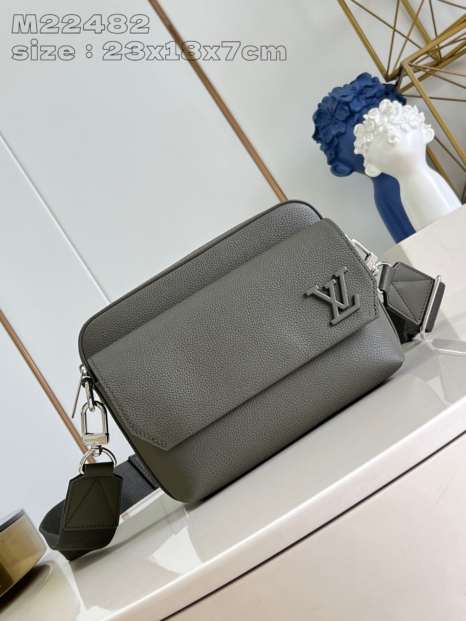 HOT SALE LOUIS VUITTON Fastline Messenger-23.5*18*7CM