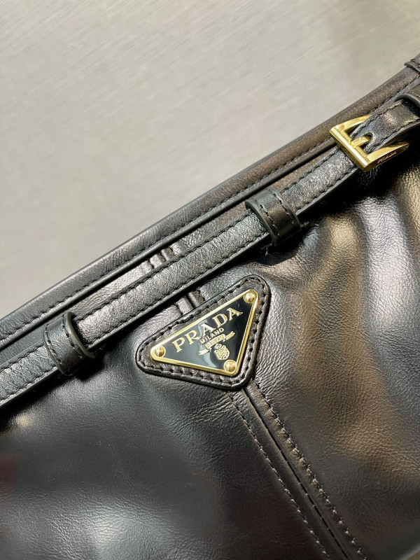 HOT SALE Prada Small leather shoulder bag