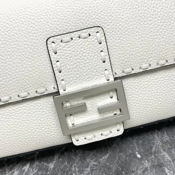 FENDI BAGUETTE-27*6*15CM