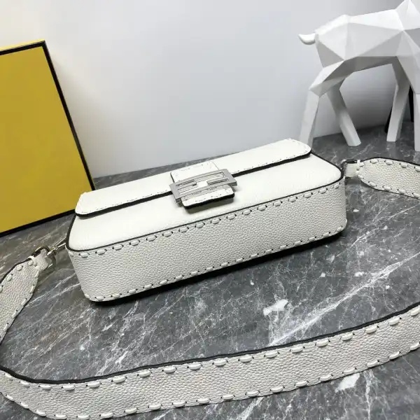 FENDI BAGUETTE-27*6*15CM