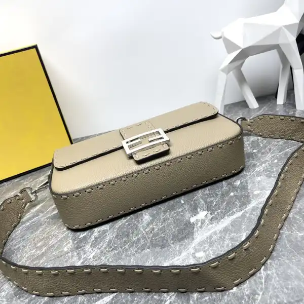 FENDI BAGUETTE-27*6*15CM