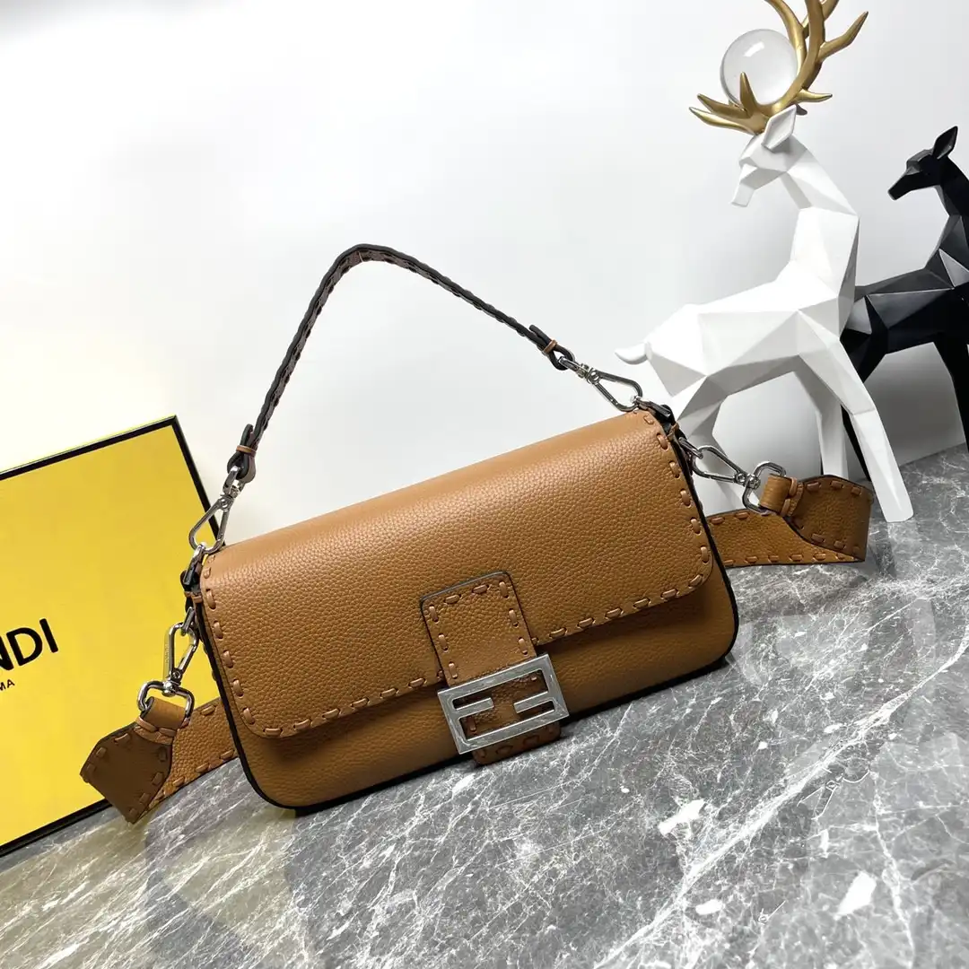 FENDI BAGUETTE-27*6*15CM