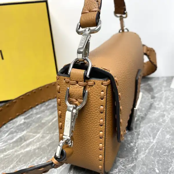 FENDI BAGUETTE-27*6*15CM