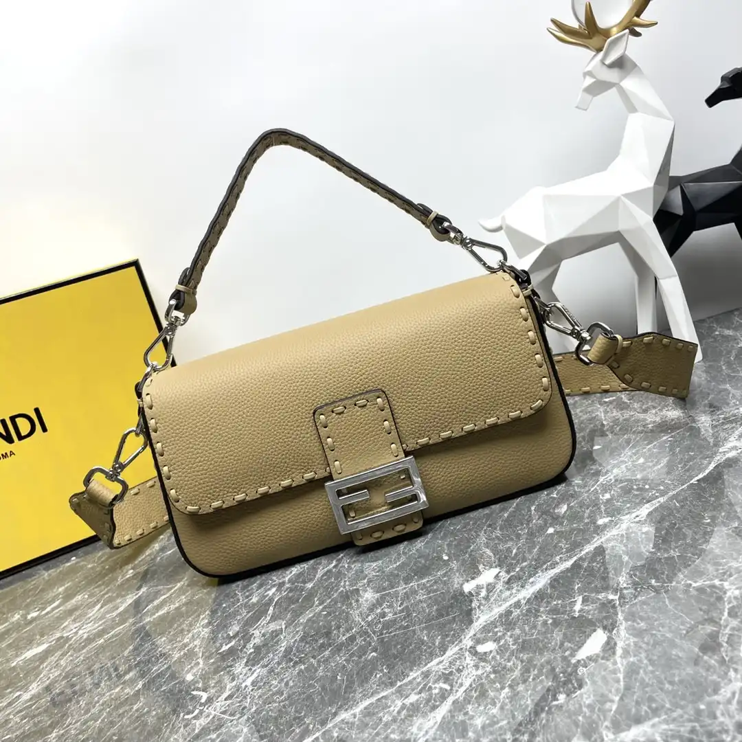 FENDI BAGUETTE-27*6*15CM