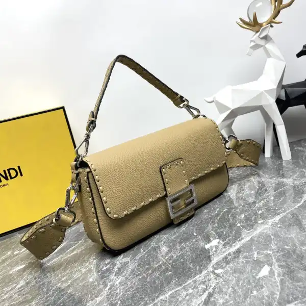 FENDI BAGUETTE-27*6*15CM