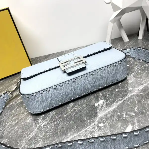 Frstbag ru FENDI BAGUETTE-27*6*15CM