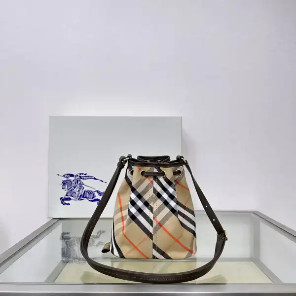 Bagsoffer Burberry Mini Check Drawstring Pouch​