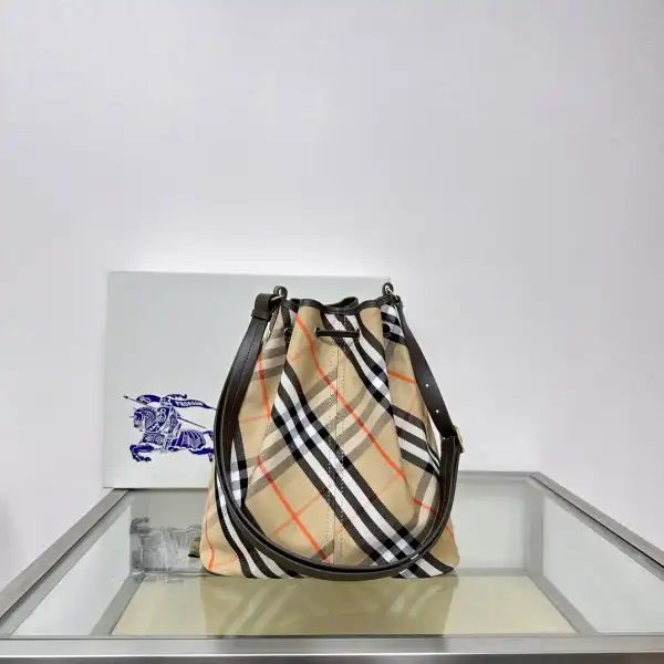 Frstbag ru Burberry Medium Check Drawstring Pouch​