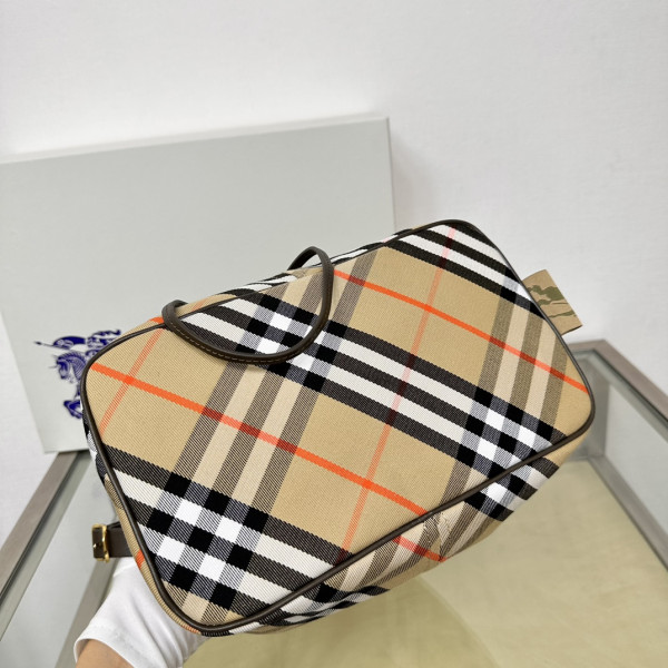 HOT SALE Burberry Medium Check Drawstring Pouch​