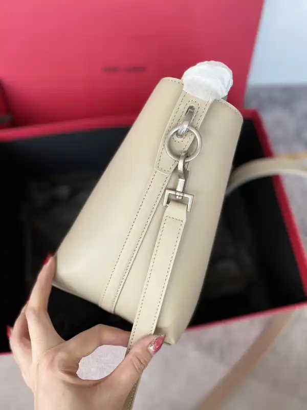 First bag ru YSL LE 37  SMALL BAG-17*20*13CM