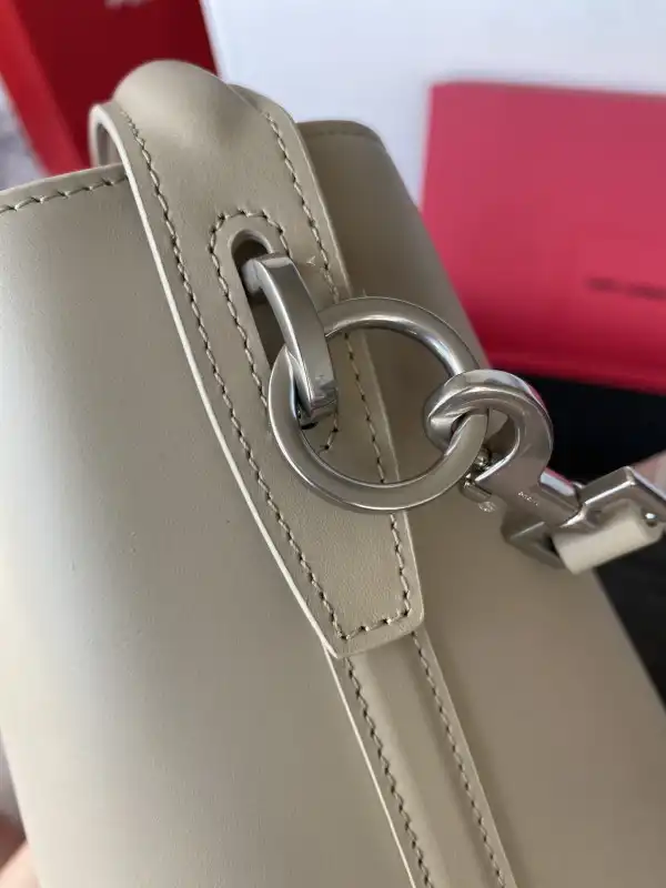 First bag ru YSL LE 37  SMALL BAG-17*20*13CM