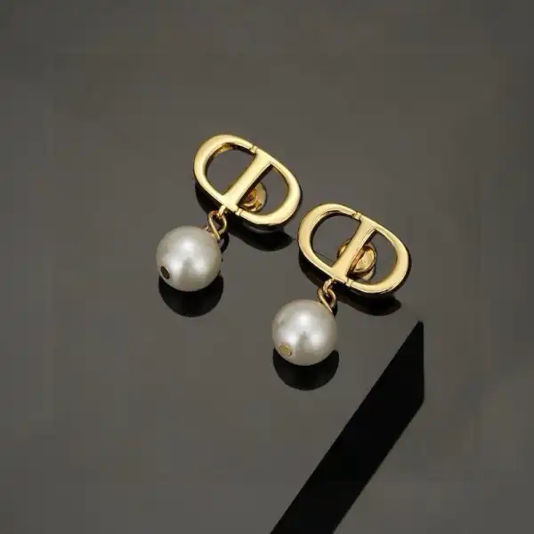 DI0R EARRINGS