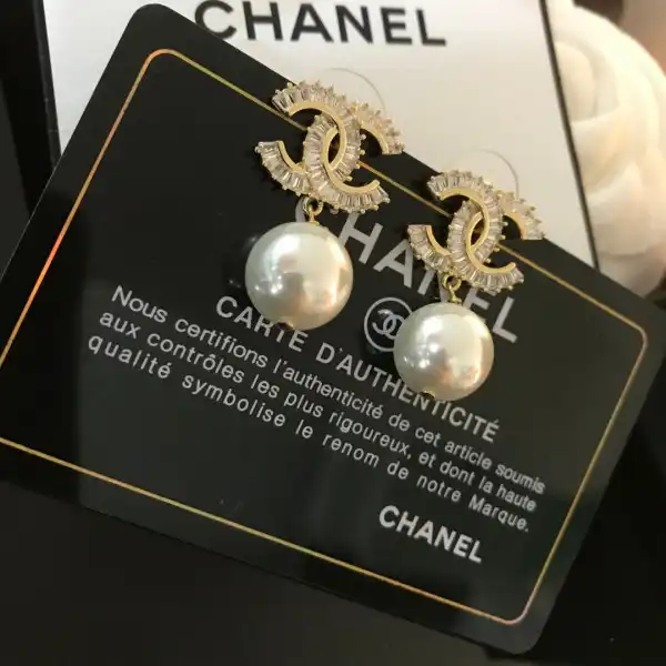 First bag ru CHANEL EARRINGS