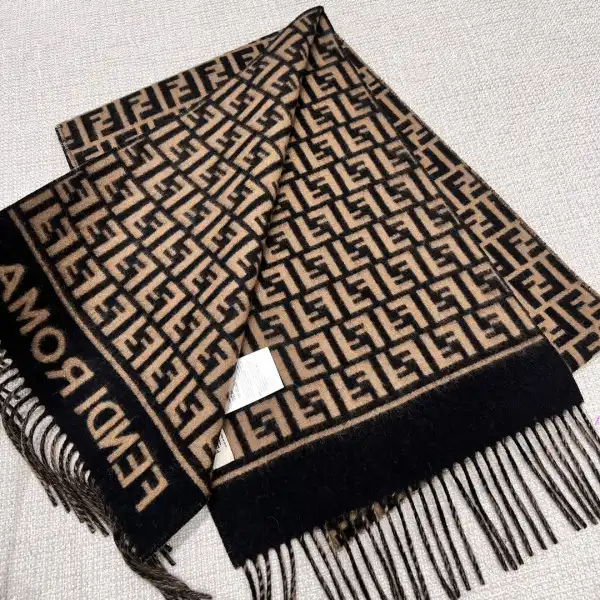 First bag ru FENDI SCARF