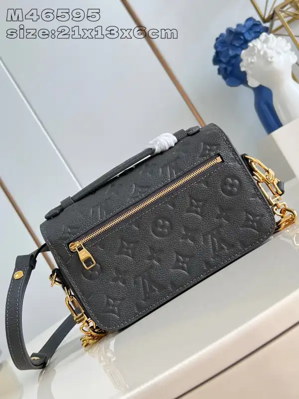 LOUIS VUITTON POCHETTE METIS EAST WEST