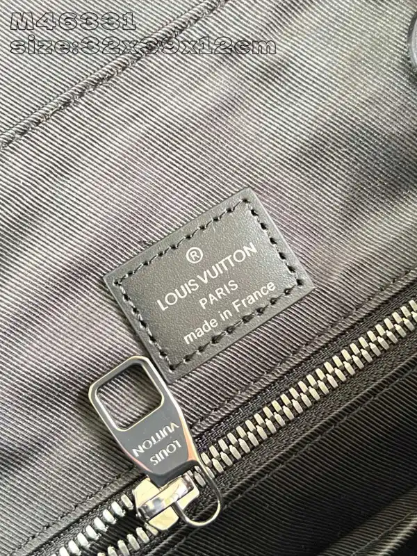 LOUIS VUITTON CHRISTOPHER PM