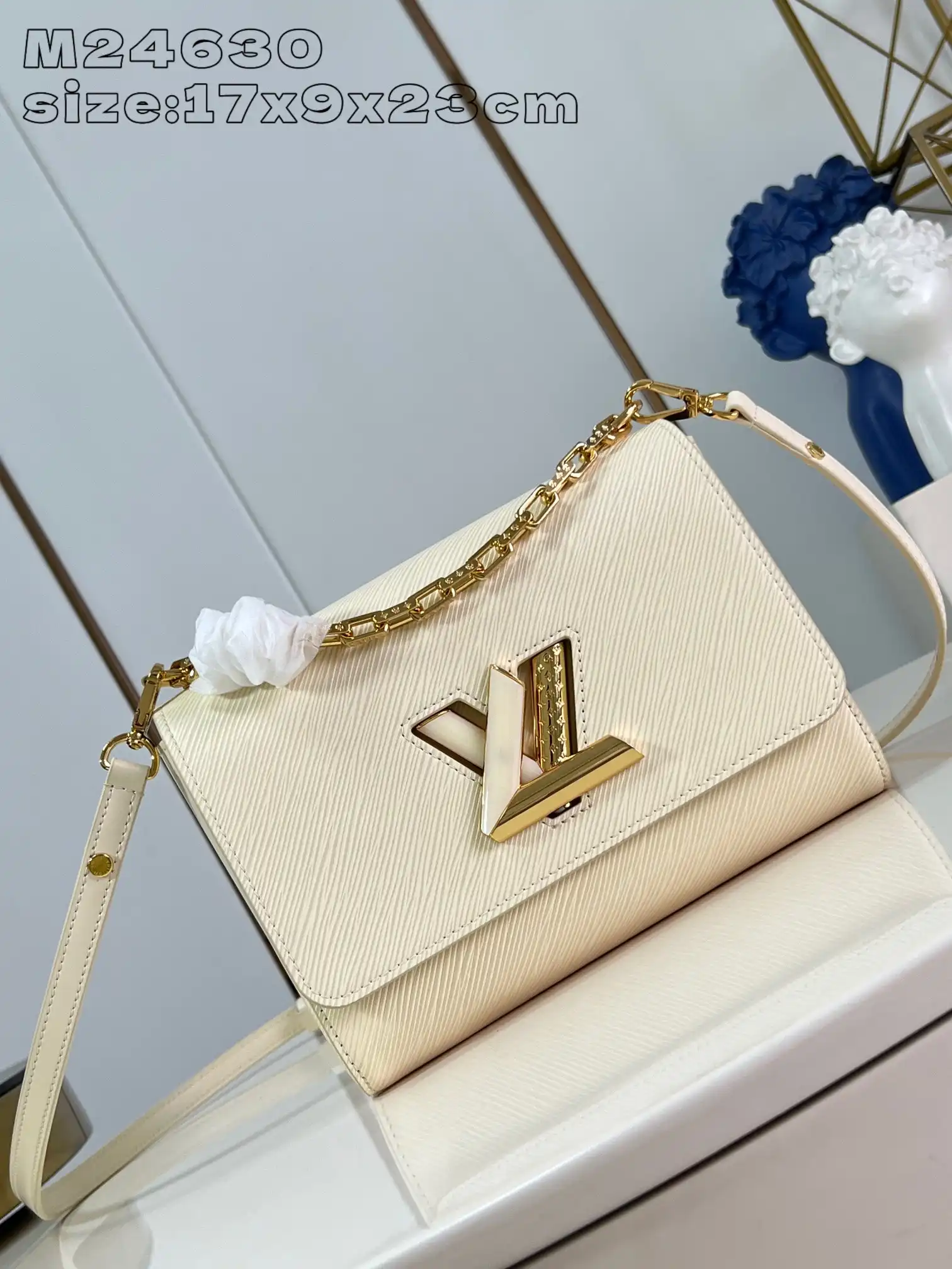 First bag ru LOUIS VUITTON TWIST MM-23*17*9.5CM