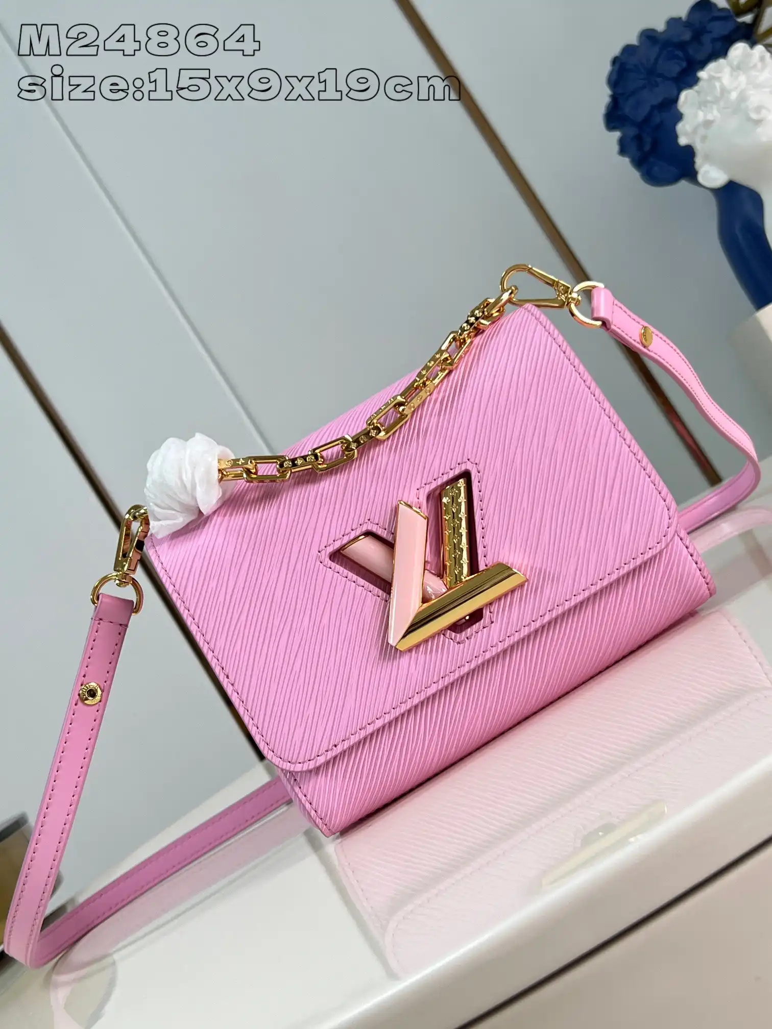 First Bag Ru LOUIS VUITTON TWIST MM-23*17*9.5CM