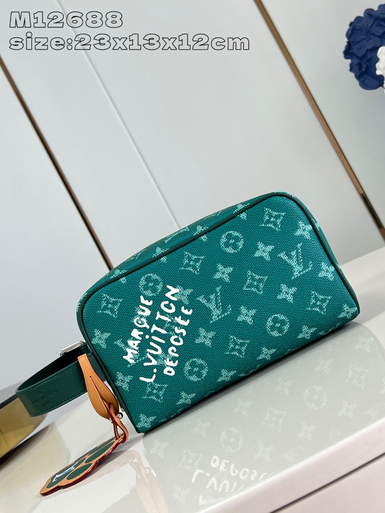 HOT SALE LOUIS VUITTON LOCKER DOPP KIT bag-23*13*12CM