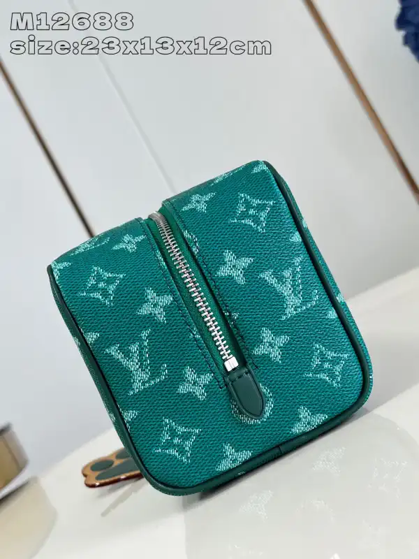 Aaa replica bags LOUIS VUITTON LOCKER DOPP KIT bag-23*13*12CM