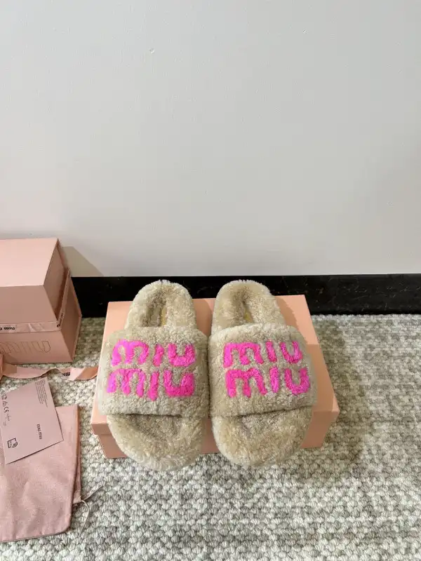 Yupoo bagsoffer MIUMIU SANDALS