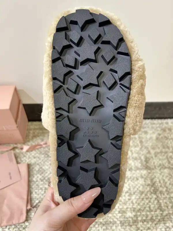 Yupoo bagsoffer MIUMIU SANDALS