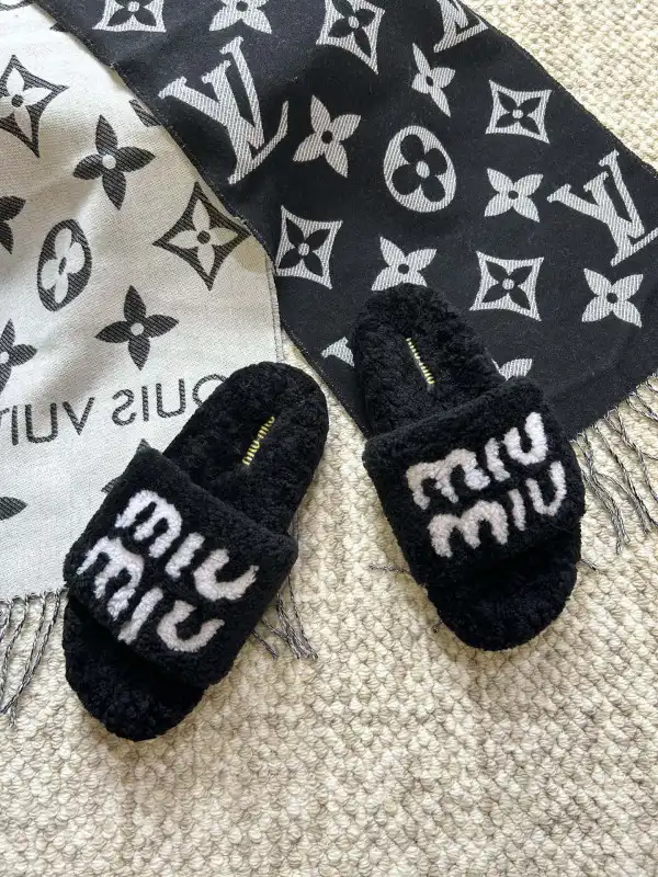 Frstbag ru MIUMIU SANDALS