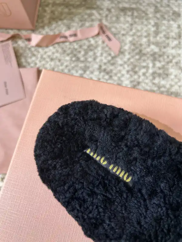 Frstbag ru MIUMIU SANDALS