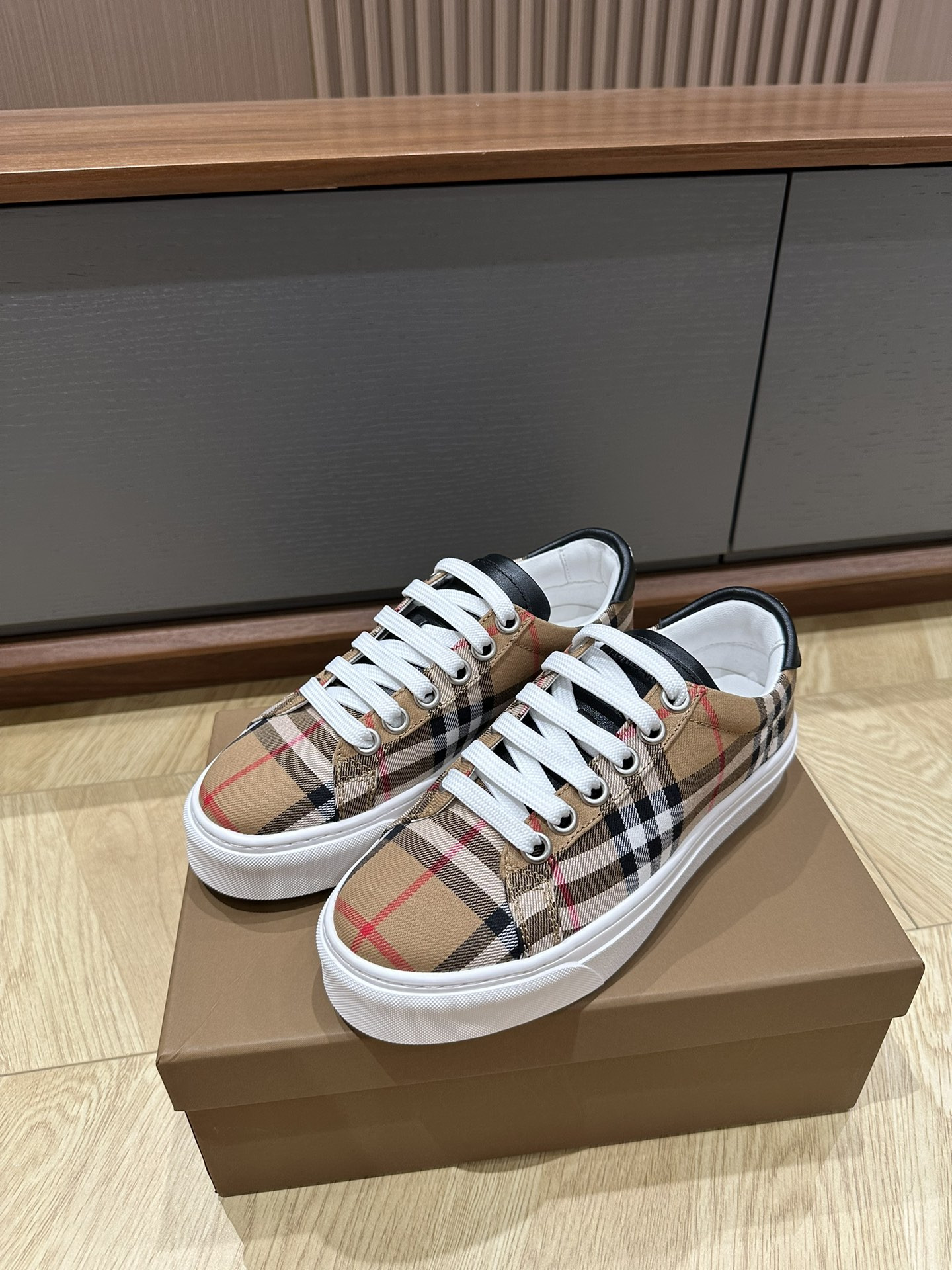 HOT SALE BUBERRY SNEAKER