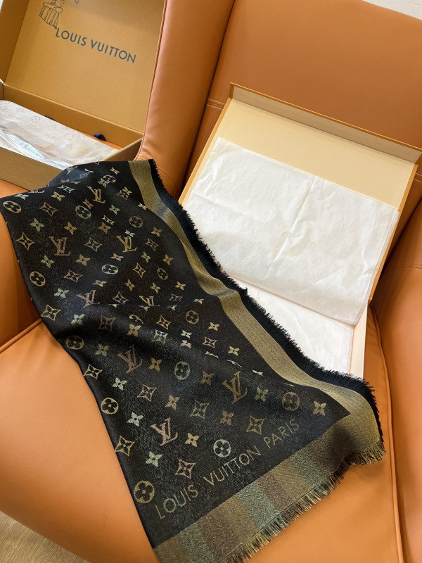 LOUIS VUITTON SCARF