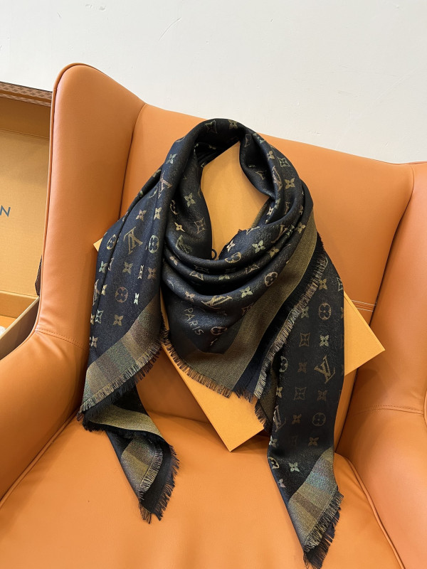 LOUIS VUITTON SCARF