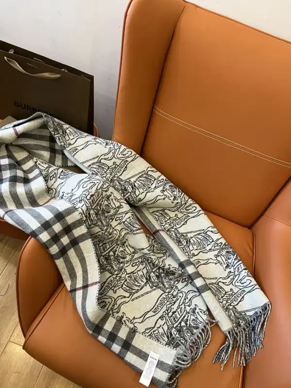 Bagsoffer Burberry  Scarf