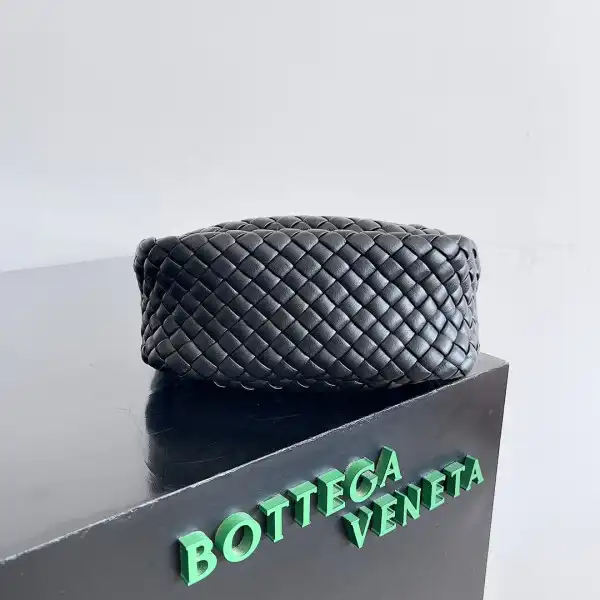 First bag ru Bottega Veneta Mini Cobble Top Handle